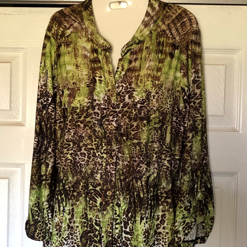 Button down lime green blouse with chest pockets
